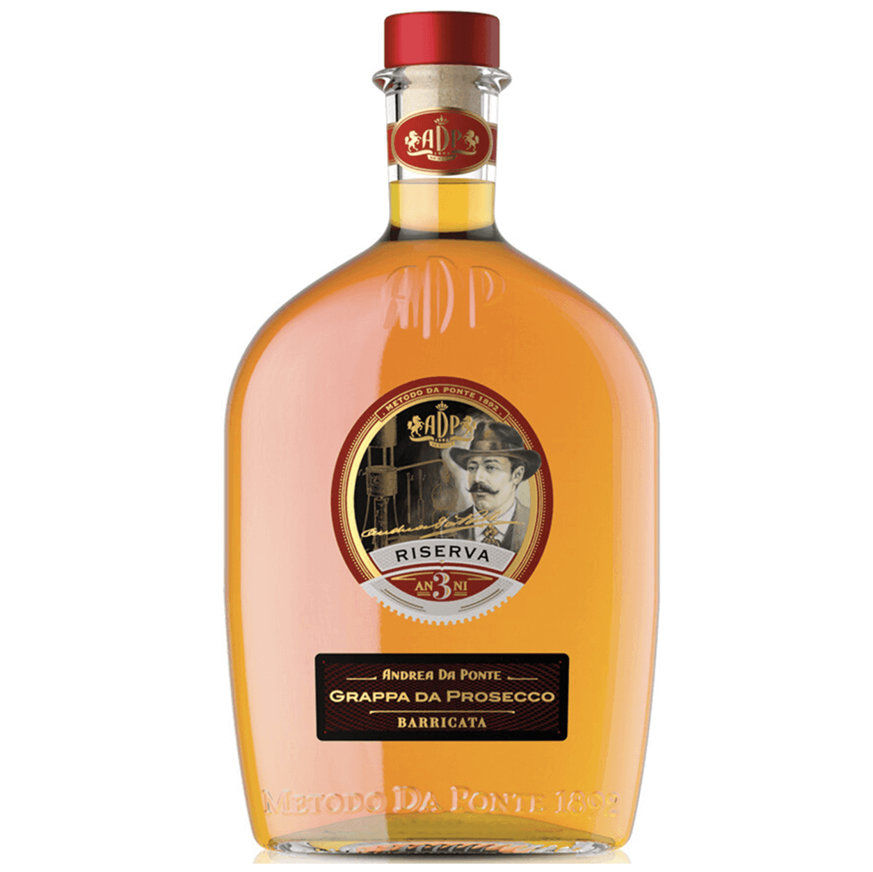 Una grappa limpida e sincera, dal color giallo paglierino, nata dalla selezione di vinacce bianche e rosse di qualità superiore dei colli di Conegliano e invecchiata 3 anni in fusti di rovere di Slavonia.
Il suo bouquet è reso unico dalle delicate essenze di fiori e legni balsamici che invitano il palato ad appropriarsi del suo gusto morbido e deciso, puro nelle sue note vanigliate che si aprono a sentori di mela e sfumature di crosta di pane.