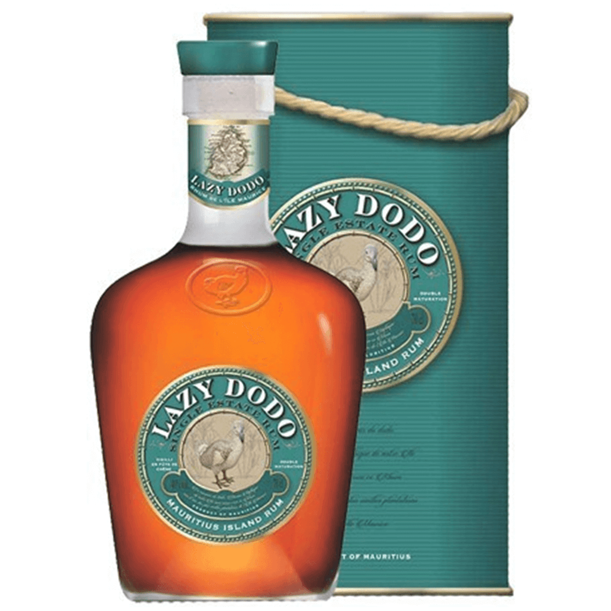 La produzione di questo rum parte dalla melassa della canna da zucchero coltivata nel nord-est dell’isola .
Una volta terminato l’invecchiamento ( alcuni rum dell’assemblaggio hanno 12 anni ) principalmente in botti di rovere francese . Il maste distiller assembla rum di diversi millesimi , di cui alcuni affinati in fusti nuovi di quercia americana
Dal colore ambrato scuro, al naso è fresco dominato da note di frutta esotica, in bocca è morbido, lascia note di agrumi e di legno.