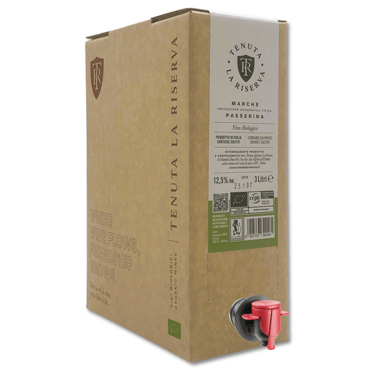 Dalle uve integralmente prodotte all'origine all'interno del comprensorio di Offida e Castel di Lama, nasce questo monovitigno di uva Passerina, certificato biologico e con una gradazione alcolica di 12,5%vol

Colore: giallo paglierino.
Olfatto: sentori di fiori bianchi e salvia
Gusto: sapido e fresco

Perché scegliere il formato Bag in Box?

Conservazione ottimale
Il sistema ermetico del Bag in Box mantiene il vino fresco fino a 8 settimane dall’apertura, proteggendolo dall’ossidazione