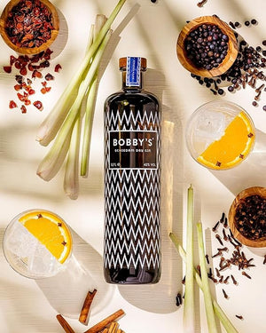 Gin Bobby’s Schiedam Dry Gin 70cl 42% vol in astuccio con bicchiere personalizzato