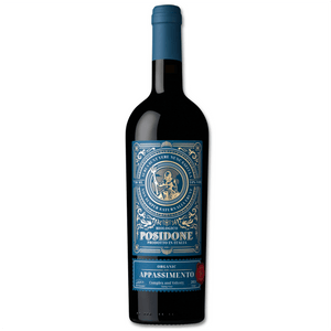 Vino Rosso corposo ottenuto dal tradizionale metodo di appassimento. Durante la fase di maturazione delle uve, i grappoli vengono posti sui tradizionali graticci in maniera tale che si possa verificare un periodo di appassimento graduale. Una volta raggiunto il grado zuccherino adeguato si procede alla raccolta e alla vinificazione con fermentazione parziale del mosto: ciò garantisce il naturale residuo zuccherino e il giusto equilibrio tra acidità e morbidezza.

Colore: rosso rubino intenso con r