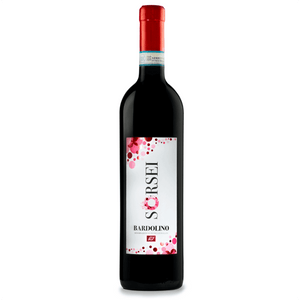 Rubino molto vivace con una buona trasparenza.

Profumi intensi e netti di frutti di bosco, ribes e ciliegia con note floreali di rosa. 

All’esame gustativo si presenta di medio corpo, piacevole freschezza e con persistente retrogusto fruttato