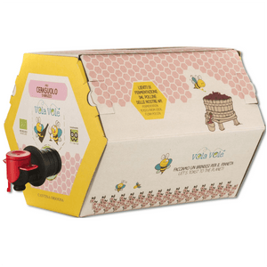 Vino Biologico Vegan con certificazione Biodiversity friend.

Lieviti di fermentazione dal polline delle nostre api.

Vino rosato carico di colore e di grande freschezza, versatilità e piacevolezza.

Si offre con un bouquet che alterna note di fragoline di bosco e ciliegia e al sorso si dimostra appagante e di buona persistenza.
