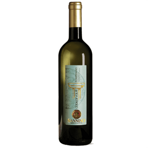 I vini pompeiani erano tenuti dagli antichi in somma considerazione: come scriveva Plinio, “il terreno e l’ambiente, non solo l’uva, fa la differenza, e giova loro l’invecchiamento”. Il Coda di Volpe nasce dall’antico vitigno “Cauda Vulpium”, così denominato per la caratteristica forma del suo grappolo, curvo e lungo fino a 40 cm. La varietà coltivata sui pendii del Vesuvio viene chiamata anche con il nome locale di “caprettone” o “crapettone”.

Vino bianco di colore giallo paglierino chiaro