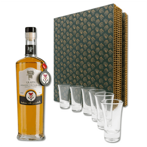 La grappa Aglianico di Taurasi Invecchiata è un' acquavite ottenuta dalla distillazione di vinacce dall'omonimo vitigno campano provenienti da zone vocate e selezionate al momento della pressatura.

La grappa viene invecchiata in botti di rovere francese per un periodo minimo di 18 mesi.

Grappa decisamente aromatica, caratterizzata da nota di nocciola, tabacco e erba fresca.


Questa pregevole grappa ha sentori di marasca e ribes.


Contiene: Grappa di Aglianico da Taurasi barrique Distillatori Distillator