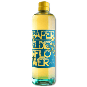 Paper Elderflower nasce dai fiori di sambuco raccolti a mano sulle pendici del Gennargentu, il cuore selvaggio e incontaminato della Sardegna. Qui, a oltre 1000 metri sul livello del mare, il sambuco cresce spontaneo, nutrito da un clima puro e da una biodiversità unica.

Brillante e dorato, con riflessi paglierini che ricordano la luce del sole tra le foglie del Gennargentu.

Delicato, floreale e vellutato, con note di fiori bianchi freschi, miele chiaro e un accenno agrumato. Emergono leggere sfumature er