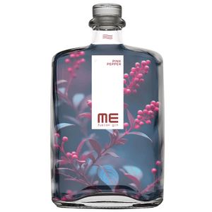 Me Pink Pepper è la prima release dei gin aromatici di Mzero Experience. 

E' un prodotto a base di alcol da cereali ed è composto da una selezione di botaniche mediterranee, ginepro, pepe rosa, mirto e scorza di cedro.

Il metodo di produzione utilizzato è la tripla distillazione in alambicco discontinuo.

Si presenta di aspetto rosa pallido. Al naso prevalgono le note di pepe rosa e mirto. Al palato risulta morbido e complesso.