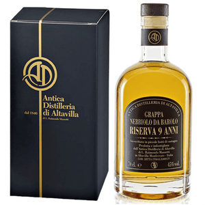 Vitigno: Nebbiolo da Barolo.

Provenienza Vinaccia: Langhe, Piemonte.

Sistema di distillazione: Discontinuo a bassa pressione con alambicchi in rame funzionanti a vapore.

Periodo di distillazione: Ottobre e novembre di ogni anno.

Botti utilizzate: In piccole botti di castagno

Colore: Ambrato intenso.

Profumo: Speziato, complesso e avvolgente.

Sapore: Asciutto, persistente. Prevalgono toni speziati, dolci e amari
Retrogusto di lunga persistenza.