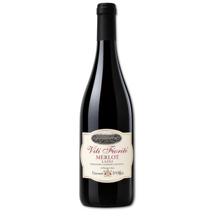 🌞 Il Merlot è originario di Bordeaux: fu introdotto in Agro Pontino negli anni Trenta dai coloni Veneti che bonificarono le Paludi Pontine e nel 1966 gli fu anche riconosciuta la Denominazione di Origine Controllata.

🍷 Colore rosso rubino intenso

Al naso offre un elegante bouquet di piccoli frutti rossi e di ciliegia, con tipiche sensazioni erbacee che si ritrovano all’assaggio

Al gusto è pieno, di buona struttura e morbidezza

Perfetto con carni alla griglia o primi piatti con sughi e salse elabo