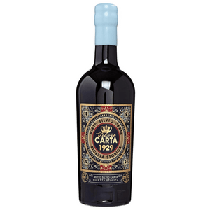 Aspetto: color testa di moro intenso con riflessi violacei e luminosi.

Profumo: al naso esprime molteplici profumi, oltre al mirto intenso si sentono altri aromi di macchia mediterranea, erbe aromatiche, alloro, salvia e prugne in confettura.

Sapore: all’assaggio tutti questi odori si mescolano in un abbraccio di mirto molto elegante e avvolgente che padroneggia la bocca, soggiogata dalle note vegetali, in un braccio di ferro dolce-amaro molto raffinato, che conduce verso un finale giustamente secco