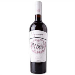 Il Vino Negroamaro IGP Salento è un'espressione autentica del territorio pugliese, con il suo colore rosso intenso e riflessi violacei che catturano l'attenzione.

La sua struttura è equilibrata e il corpo giusto, creando un'armonia perfetta al palato.

Il bouquet è ricco e intenso, con sentori di vinoso che si fondono in un'esperienza degustativa unica. 