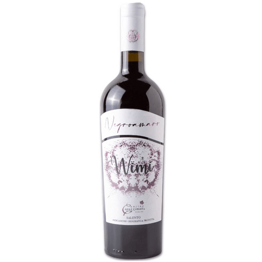 Il Vino Negroamaro IGP Salento è un'espressione autentica del territorio pugliese, con il suo colore rosso intenso e riflessi violacei che catturano l'attenzione.

La sua struttura è equilibrata e il corpo giusto, creando un'armonia perfetta al palato.

Il bouquet è ricco e intenso, con sentori di vinoso che si fondono in un'esperienza degustativa unica. 