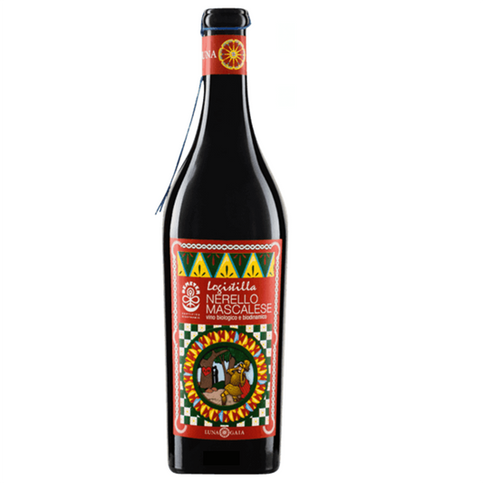 LUNAGAIA propone una selezione di vini autoctoni siciliani che esprimono il patrimonio ampelografico della regione.
I vigneti di aziende agricole socie di BIO Cantina Sociale Orsogna si trovano nella Valle del Belice in provincia di Trapani e sono tutti condotti in biodinamica.

Le uve fermentano senza utilizzo di lieviti selezionati (fermentazione spontanea) in vasca con rimontaggi frequenti, svinatura dopo 10-12 giorni.

Il vino cosi ottenuto effettua la fermentazione malo lattica in vasca.