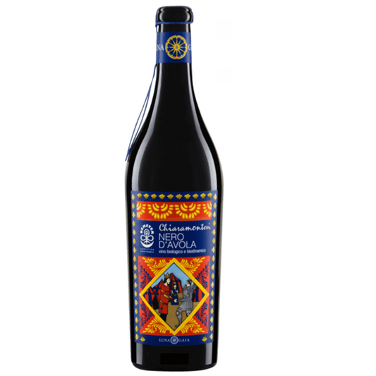LUNAGAIA propone una selezione di vini autoctoni siciliani che esprimono il patrimonio ampelografico della regione.
I vigneti di aziende agricole socie di BIO Cantina Sociale Orsogna si trovano nella Valle del Belice in provincia di Trapani e sono tutti condotti in biodinamica.

Le uve fermentano senza utilizzo di lieviti selezionati (fermentazione spontanea) in vasca con rimontaggi frequenti, svinatura dopo 10-12 giorni. Il vino cosi ottenuto effettua la fermentazione malolattica in vasca.

Affina 6 mesi
