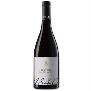 Il nostro enologo seleziona accuratamente le uve per posizione e qualità,
affinché il variegato terroir altoatesino possa trovare la sua massima
espressione nel vino. Da sempre, l'arte vera consiste nel ricavare da
ciascuna particolare posizione la giusta varietà, così da rafforzare
l'unicità dei vini di qualità H.LUN.

Il Pinot Nero dell'Alto Adige è un vino aristocratico dal colore rosso borgogna, con un bouquet pieno e forte, un gusto vellutato e con un interessante accento di tannino. Si accompagna pref