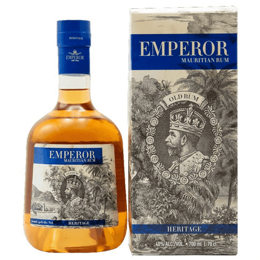 Un equilibrato blend tra il classico rum da melassa e quello derivante dalla distillazione del puro succo di canna da zucchero agricolo.

Olfatto: sentori di legno , vaniglia e mandorle tostate.

Gusto: cacao amaro, frutta caramellata e spezie, dal finale leggermente affumicato con note di caramella mou  