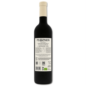 Tenuta Plozner si trova a Barbeano di Spilimbergo, nel cuore della doc Grave. I terreni ghiaiosi di origine alluvionale e il clima mite conferiscono ai vini Plozner caratteristiche uniche: sono minerali, freschi, con profumi netti.

Raccolta delle uve in leggero anticipo rispetto alla maturazione fisiologica per esaltare i tratti vegetali. Color giallo paglierino con un profilo olfattivo tipicamente varietale che esprime le note vegetali pronunciate (salvia,peperone,ortica,foglie di pomodoro,bosso). Il sapo