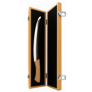 Scatola regalo con sciabola pesante per effettuare il sabrage, ovvero apertura dello champagne o spumante effettuata facendo saltare il collo in vetro della bottiglia. cm 45x11x5 in elegante cofanetto di legno con chiusure in metallo cromate