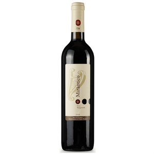 Colore: Rosso rubino intenso

Olfatto: Frutta rossa matura, pepe nero e violetta

Gusto: Spiccata mineralità, tannino moderato

In perfetta armonia si fondono tra loro i vitigni di Sangiovese, Malbec e  Canajolo, che esaltano i loro profumi riposando per un breve periodo in barriques di rovere francese provenienti dalla rinomata foresta di Bertranges.