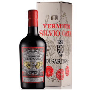 Aspetto: Ebano intenso

Profumo: Al naso esprime molteplici aromi di macchia mediterranea, rosmarino, alloro, aghi di pino, resine e pinoli, su uno sfondo di lievi sbuffi marini.

Sapore: Intenso, morbido e rotondo, in perfetto equilibrio con la nota alcolica e ricco di ritorni, tra erbe e frutta matura, verso un finale deciso e pulito che porta dietro di sé una lunga scia minerale.

Labbra rosse come il sangue, pelle candida come la neve, i capelli color dell’ebano e due occhi grandi 