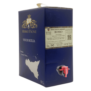 Autenticità senza compromessi
Prodotto senza solfiti aggiunti, non filtrato e non chiarificato,&nbsp;
La purezza nel formato Bag in Box.

Caratteristiche del vino:

Vinificazione: prodotto senza solfiti aggiunti, non filtrato e non chiarificato. Fermentazione spontanea con lieviti indigeni per preservare le caratteristiche naturali del vitigno.
Profilo gustativo: Rosso rubino intenso, con profumi di amarena, ciliegia e prugna. Al palato è armonico e vellutato, con tannini equilibrati e un finale persistente
