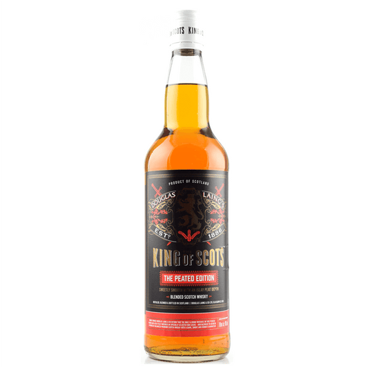 Il Master Blender di Douglas Laing ha personalmente scelto e sposato Single Grain Scotch eccezionalmente ricchi e dolci con Whisky invecchiati e più pregiati di distillerie selezionate – principalmente situate ad Islay, l’isola dei whisky torbati per antonomasia – per creare questo regale scotch Whisky.


NOTE DI DEGUSTAZIONE
Al naso si avvertono i sentori di fumo, scorza di agrumi, miele e orzo. Al palato si presenta con note di rovere carbonizzato e terra bilanciate dalla dolcezza del caramello.