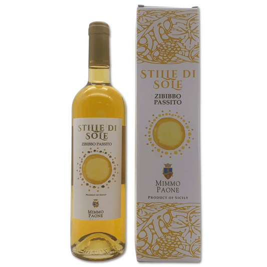 Zibibbo passito naturale con uve appassite in parte sulla pianta ed in parte al sole sui graticci.

Si ottiene un vino zibibbo dolce, con un buon residuo zuccherino naturale.

Ottimo per dolci secchi a base di mandorla e formaggi stagionati.

Colore: Giallo paglierino intenso con riflessi dorati

Profumo: Ricco, intenso e aromatico, di frutta tropicale, agrumi, fiori di zagara e pietra focaia

Gusto: Morbido e ricco, ben bilanciato tra dolcezza e freschezza

PERFETTO DA BERE CON:

Formaggi erborin