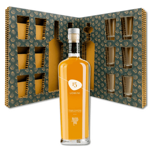 Confezione regalo con Grappa 15 Uomini affinata in botti da Rum e Taurasi Distillatori Russo e 6 bicchierini in vetro
