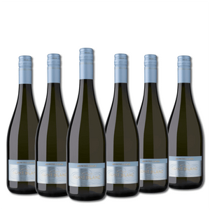 Consegna GRATUITA

Box da 6 bottiglie.

Vino frizzante a fermentazione naturale. Di colore giallo paglierino con riflessi verdognoli. Profumo caratteristico floreale, fruttato e piacevole. Gusto pieno, leggermente amabile e armonico.